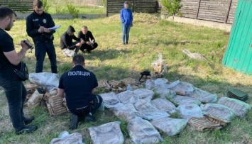 На Львовщине полиция поймала мужчин, похитивших бронежилетов почти на полмиллиона гривень
