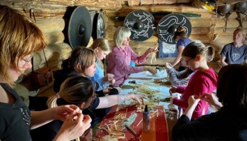 В Ривне проводятся мастер-классы по народным ремеслам для переселенцев и местных жителей