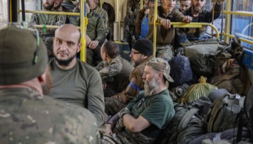 Россия готовит фейковый «суд» над бойцами полка «Азов» - с участием депортированных украинцев
