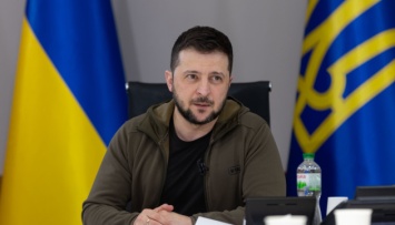 В Киеве возобновили работу уже 50 посольств - Зеленский