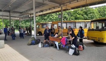 Из Лисичанска вывезли еще 32 человека