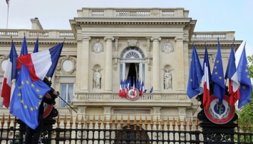 Париж напомнил об инициативе Макрона по «европейскому политическому сообществу»