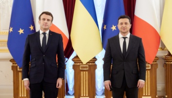 Макрон и Зеленский будут поддерживать связь в контексте заявки Украины на вступление в ЕС