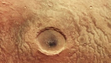 Зонд Mars Express сделал фотографию кратера, напоминающего человеческий глаз