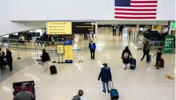 США отменяют требование о COVID-тестах для авиапассажиров