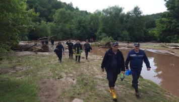 Мощный ливень на Тернопольщине смыл с дороги авто, погибли три человека