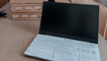 ЮНИСЕФ передал более 500 ноутбуков для школьников Черниговской области