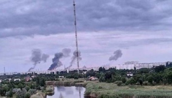 Захватчики утром нанесли ракетный удар по Кременчугскому нефтеперерабатывающему заводу