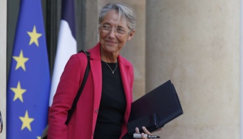 Премьер Франции обещает работать над созданием в парламенте «большинства действия»