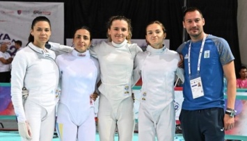 Женская сборная Украины выиграла первую за 17 лет «бронзу» в командной шпаге на ЧЕ