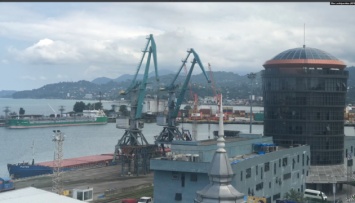 В Батуми находится танкер с российскими подсанкционными нефтепродуктами - СМИ
