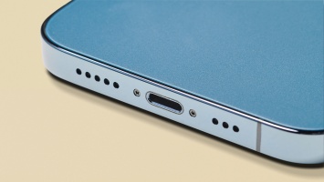 Куо: iPhone 15 Pro и 15 Pro Max получат быстрый USB-C 3.2, младшие модели останутся с медленным