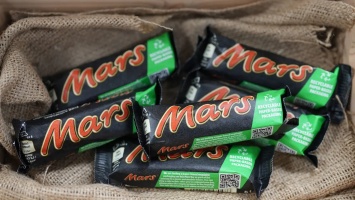 Mars протестирует бумажную упаковку вместо пластиковой