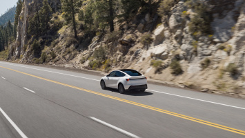 Tesla представила Standard-версии Model Y и Model 3 - «свои самые доступные автомобили»